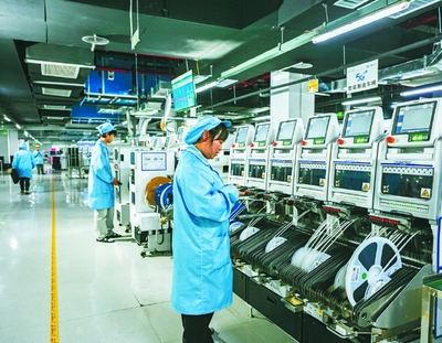 弘鑫云創通過自主研發的工業互聯網平臺對設備